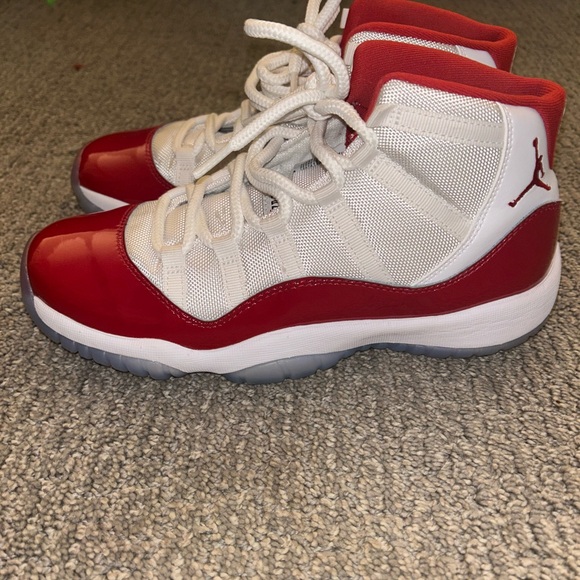 AUTHENTIC work once. Air Jordan “cherry” sneakers in Kids 7Y - Picture 4 of 4